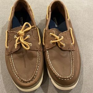 Worn a few times! Sperry boys topsider.